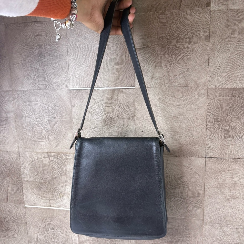 Vintage Coach black leather Legacy Studio Cross body flap bag - Picture 3 of 9